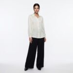⁦Shirt.W - 2558 - OF white⁩ - الصورة ⁦2⁩